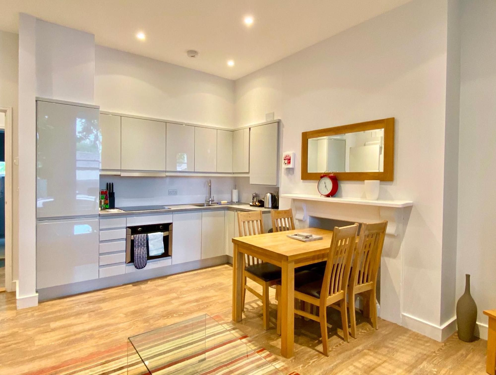 Your Space - Jubilee House Apartment